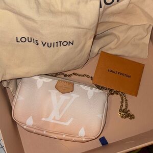 Louis Vuitton Cream Clutch with Gold Chain